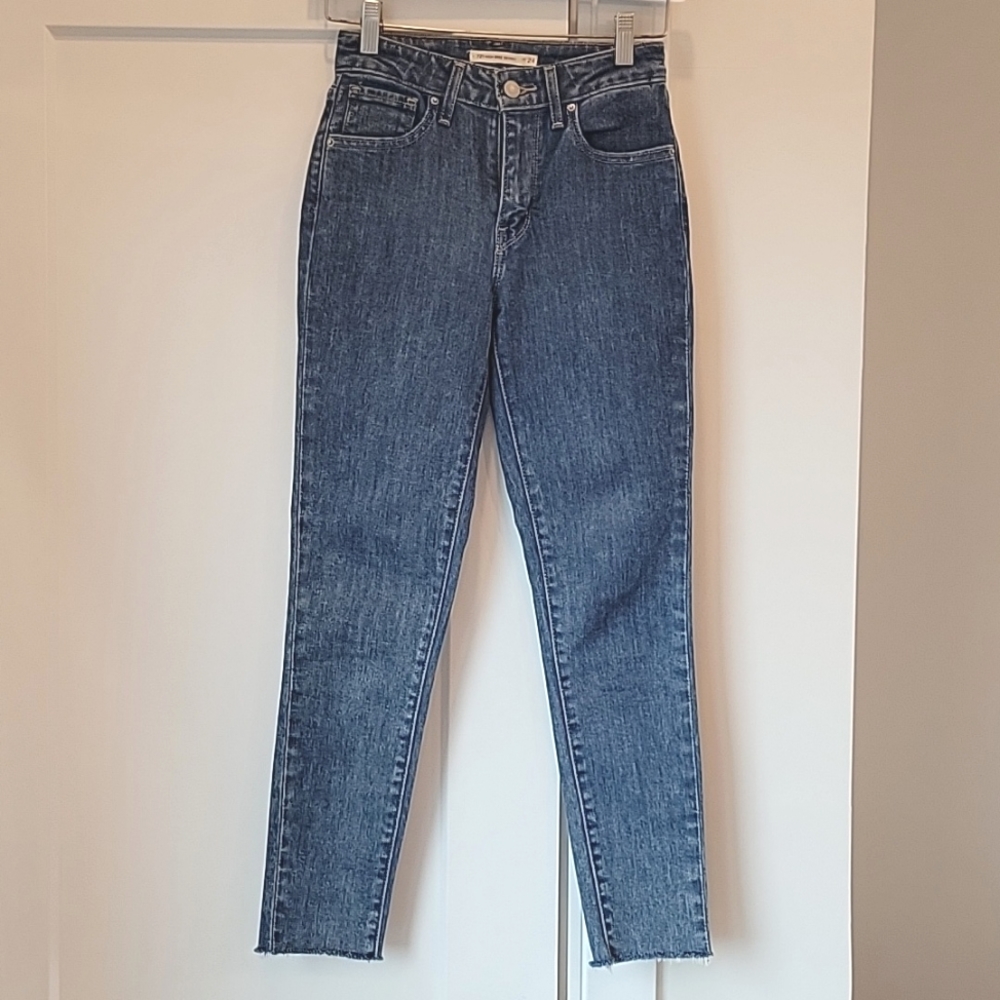 Levi's skinny jeans size 24